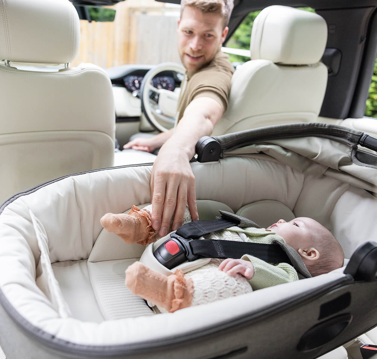 Pacote Finiti™ Flex Grow Ready Do recém-nascido deitado à criança a rodar