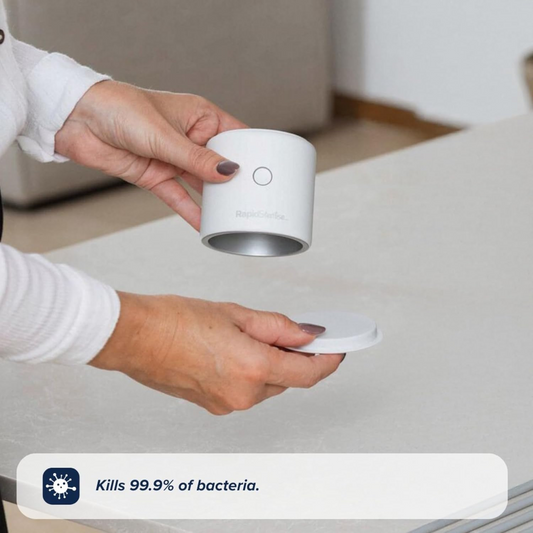 Esterilizador UV portátil Nuby RapidSterilise, feito para RapidCool - 70 utilizações por carga | Desligamento automático | Mata 99,9% das bactérias