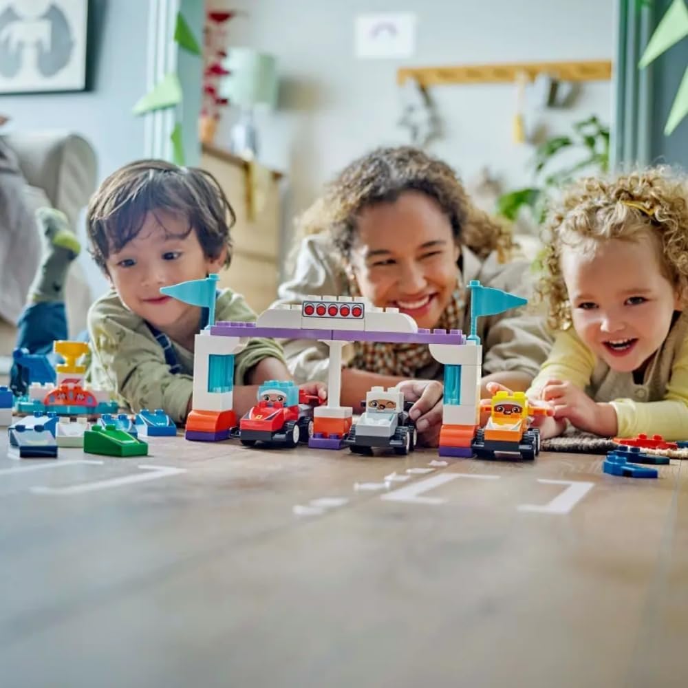 LEGO DUPLO Town F1 Team Race Cars & Drivers Building Toy para brincadeiras imaginativas, presente de aniversário de Fórmula 1 para crianças de 2 anos ou mais, meninos e meninas, ajuda a desenvolver habilidades motoras finas