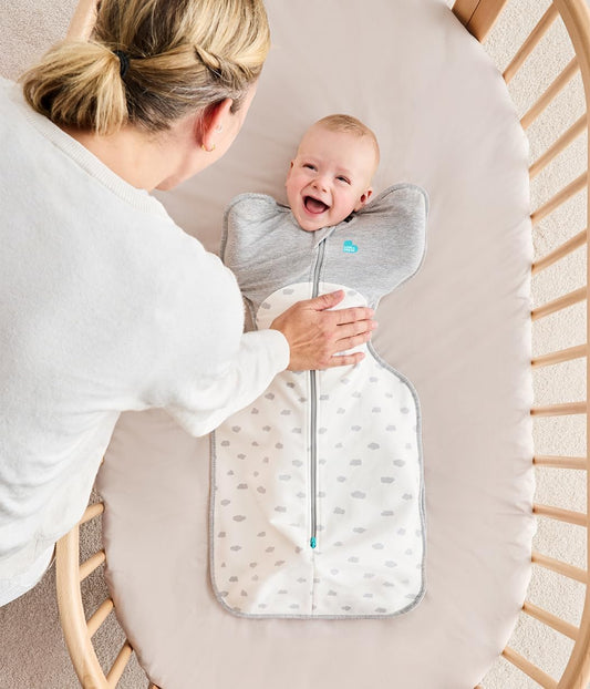 Love To Dream™ Swaddle UP™, Médio 6-8,5 kg - Mini Nuvem Branca | Ajuste perfeito, promove uma rotina de sono saudável | 1,5 Tog Ideal para uso durante todo o ano (18–22°C) | Algodão lavável à máquina e zíper duplo