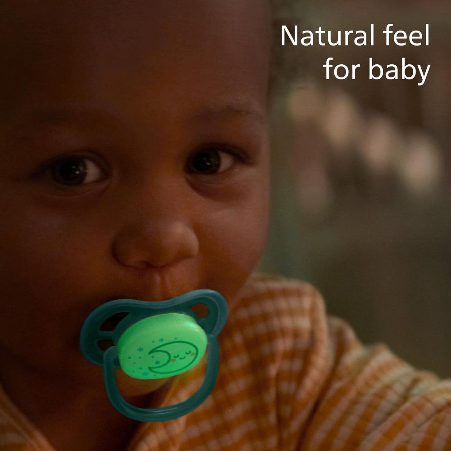 Philips Avent Chupeta Ultra Air - 2 chupetas leves e respiráveis que brilham no escuro para bebês de 6 a 18 meses, sem BPA com estojo de transporte esterilizador (modelo SCF376/13)