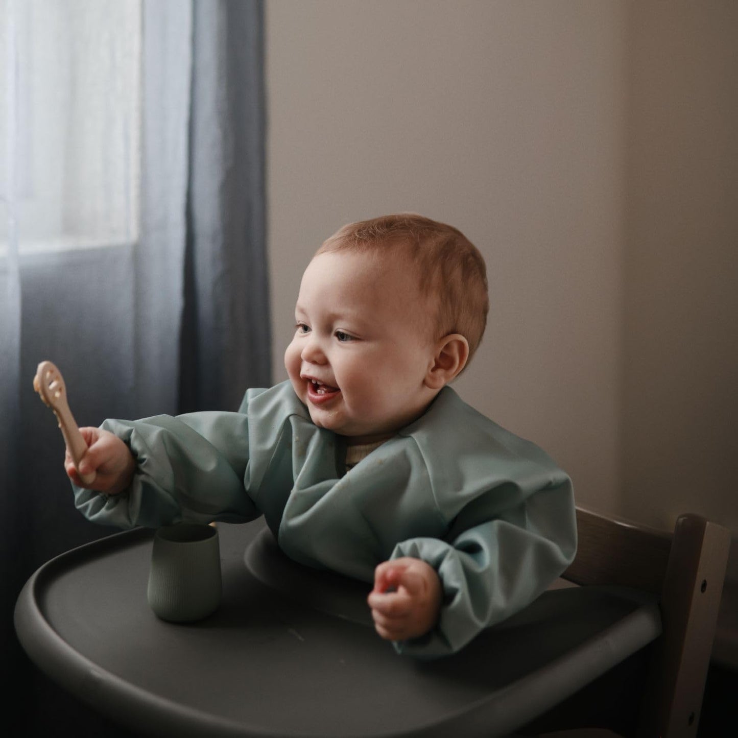 Mushie Colheres de Aprendizagem para Primeiros Passos na Alimentação do Bebê | Kit com 2 Colheres de Silicone Livres de BPA | Utensílios Resistentes e Laváveis na Lava-louças | Cor Natural/Areia Movediça