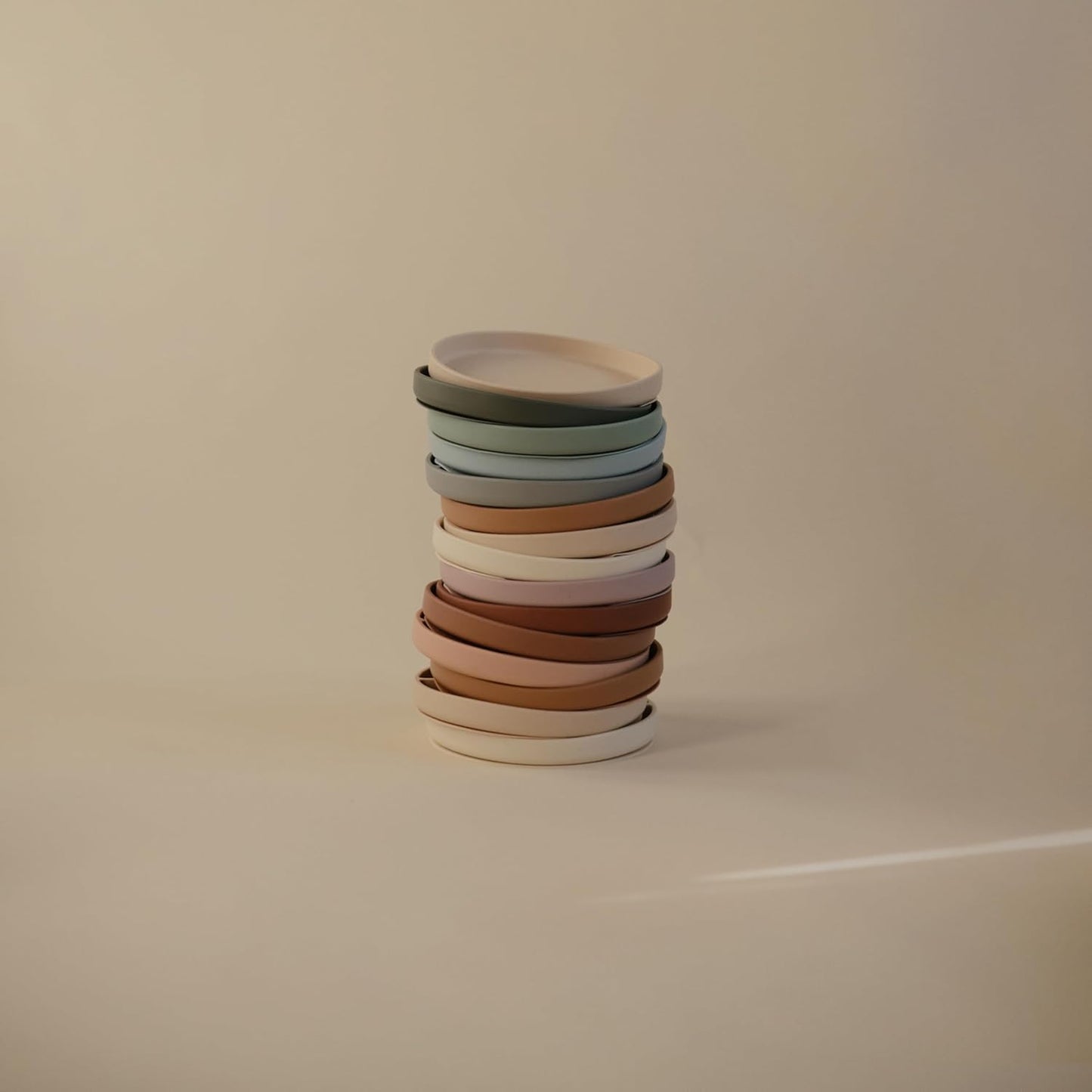 Mushie Prato de silicone antiderrapante com ventosa Classic para bebês e crianças pequenas | Silicone de qualidade alimentar | Pode ser lavado na lava-louças e usado no micro-ondas (Rosa claro)