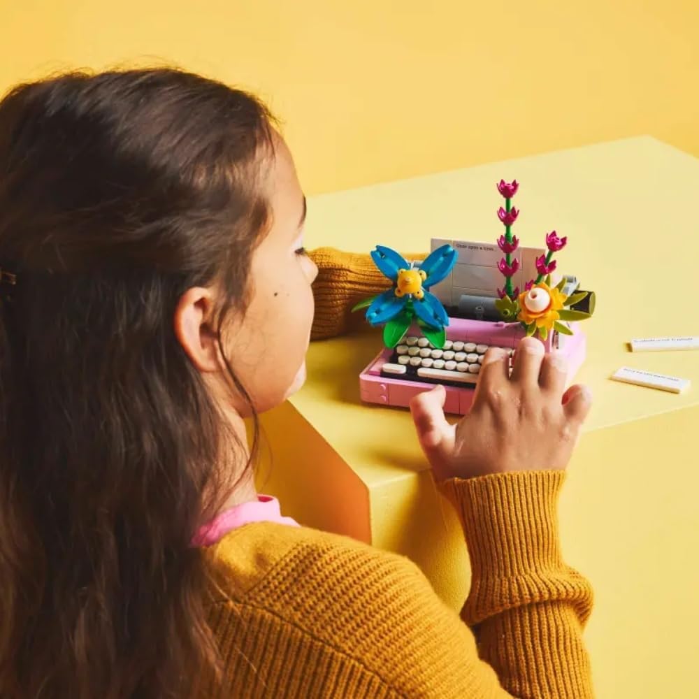 LEGO Máquina de escrever Creator 3 em 1 com brinquedo de flores - transforma-se em um modelo Keytar ou um vaso de flores com caneta e caderno - Conjunto de construção para meninas e meninos com mais de 8 anos - Presente de aniversário criativo