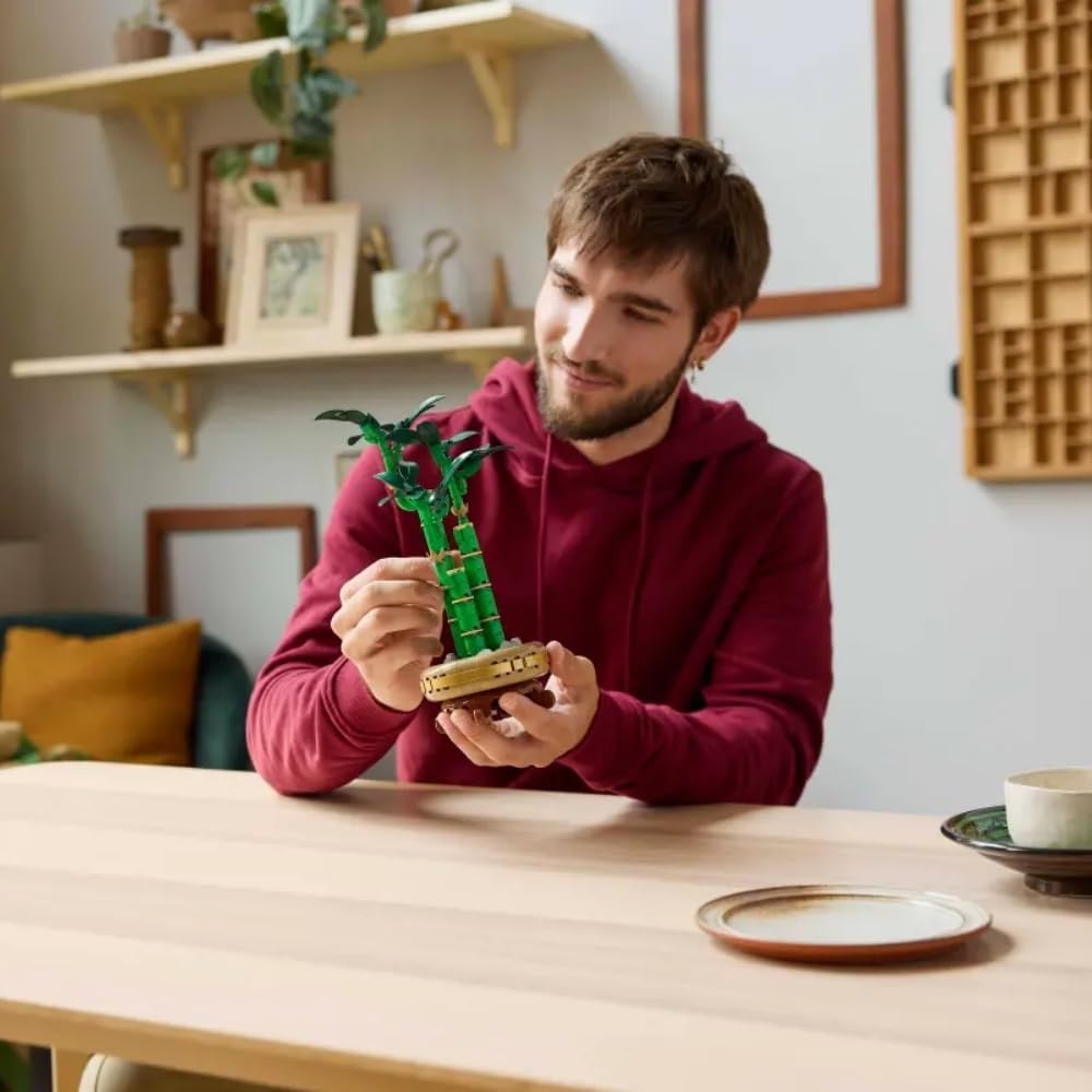 LEGO Planta artificial Botanicals Lucky Bamboo para exibição interna - Conjunto para adultos inclui um vaso edificável com um pedestal com efeito de madeira para decoração de casa - Presente para ela ou ele
