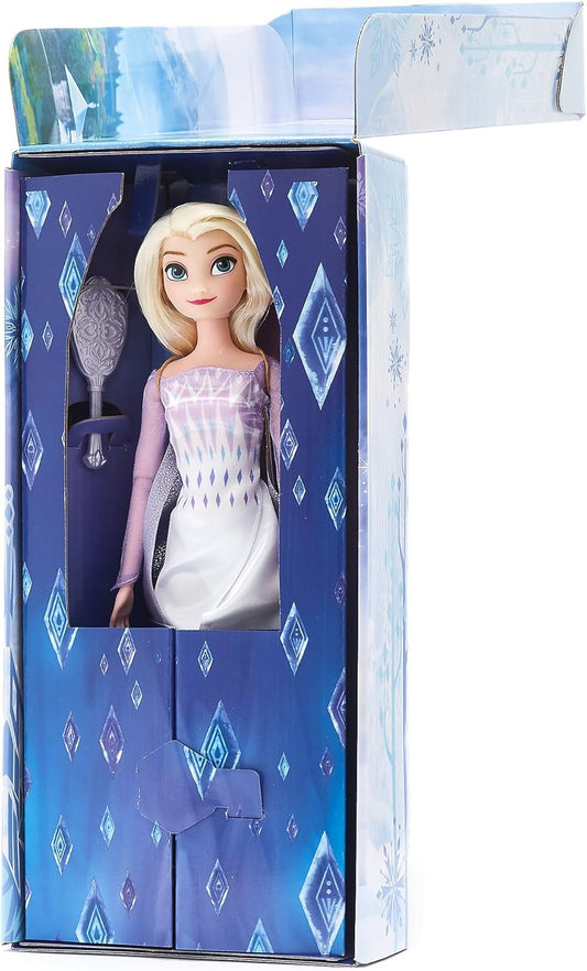 Disney Store Oficial Elsa Classic Doll, Frozen, 29cm/11”, Boneca Princesa Disney Totalmente Articulável em uma Roupa Azul Gelo, Inclui Escova de Cabelo de Brinquedo - Adequado para Idades 3+