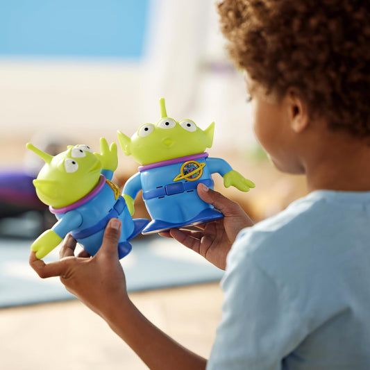 Disney Boneco de ação interativo falante do Alien, oficial da Store, do filme Toy Story da Pixar, 16 cm/6 polegadas. Inclui 2 brinquedos do Alien com mais de 15 frases em inglês, interage com outros personagens e é indicado para