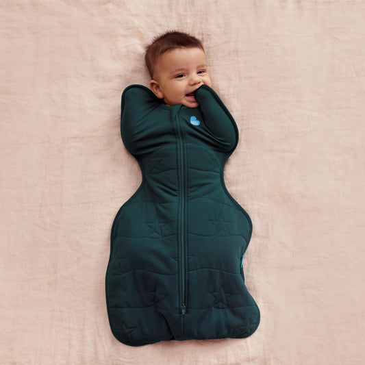 Love To Dream™ Swaddle UP™, Tamanho Pequeno (3,5-6 kg) - Verde Floresta, Ajuste Perfeito, Favorece uma Rotina de Sono Saudável, 3,5 Tog para Temperaturas Frias (14-16°C), Algodão Elástico Acolchoado Lavável à Máquina,