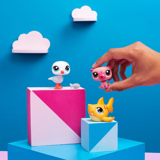 Littlest Pet Shop Pet Trio Tube Island Vibes | Cada Pet Trio Tube contém 3 mini brinquedos LPS, 1 acessório, 1 cartão colecionável e 1 código virtual | Brinquedos colecionáveis para meninas e meninos