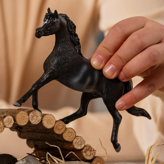 Schleich 13981 HORSE CLUB Estatueta de garanhão árabe para maiores de 5 anos, preta