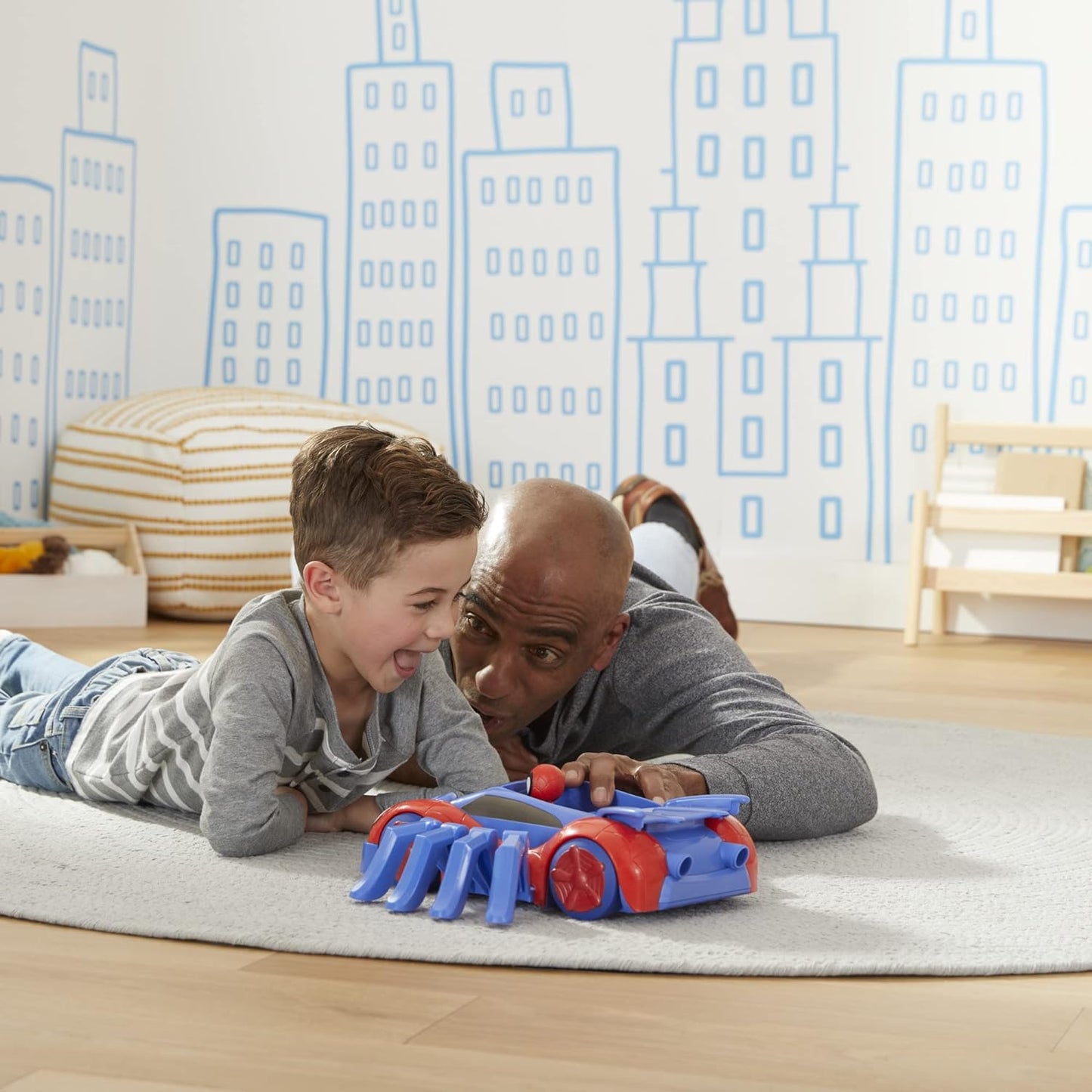 SPIDEY AND HIS AMAZING FRIENDS Marvel Ultimate Web-Crawler, com recurso Spidey Stunner e figura Spidey de 4 polegadas, a partir de 3 anos