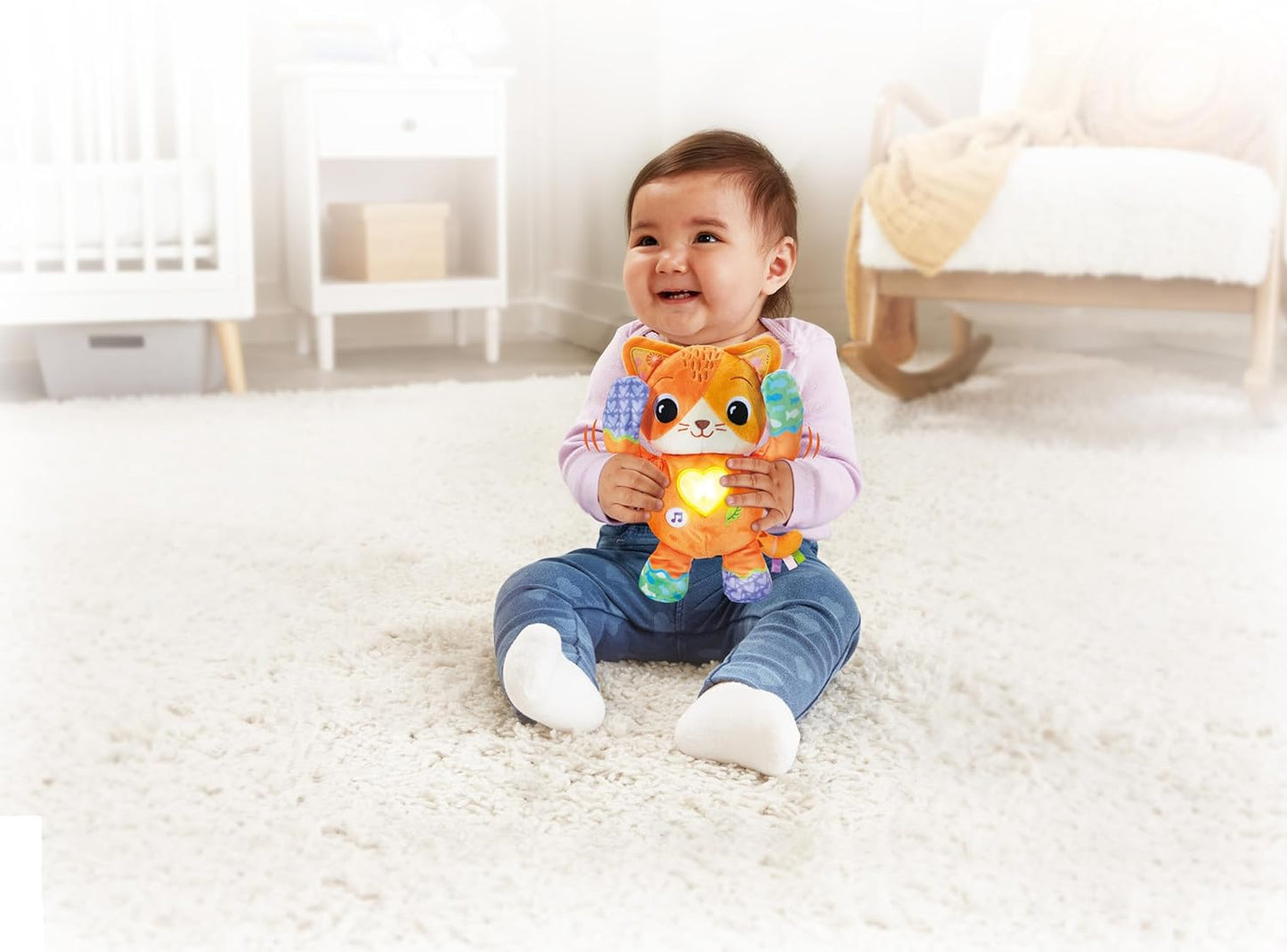 VTech Baby Paws Hide and Seek, Juguete interactivo para esconder y buscar con sonidos relajantes de la naturaleza, canciones y melodías, gatito sensorial suave, regalo para bebés de 10, 12, 18, 24 meses+, versión en inglés
