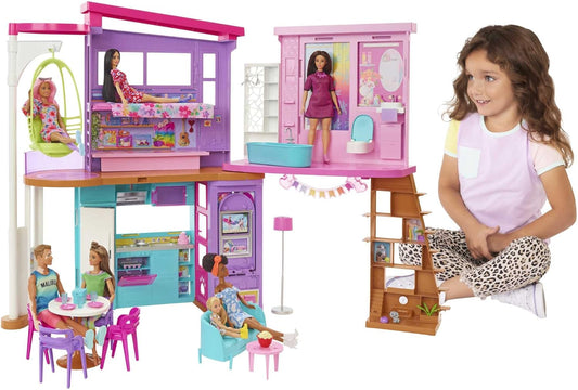 Barbie Vacation House, Casa Barbie de 2 pisos totalmente amueblada con 6 áreas de juego, mecedora con elevador, 30 accesorios, plegable y almacenado, juguetes para mayores de 3 años, una casa de juegos, HCD50