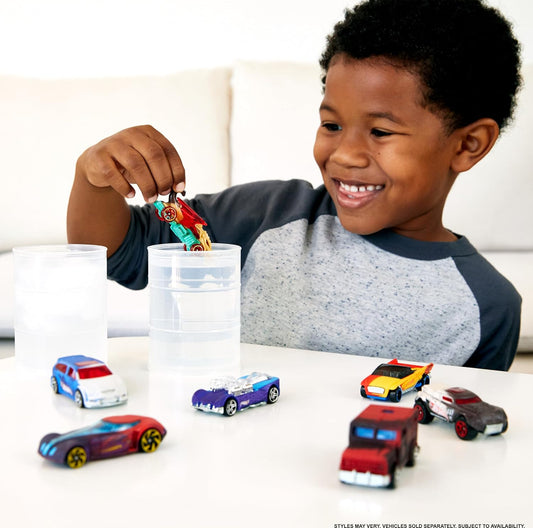 Hot Wheels Carro, 1 veículo de brinquedo Color Shifters em escala 1:64, carro de mergulho em água gelada ou muito quente para mudar suas cores (os estilos podem variar), BHR15