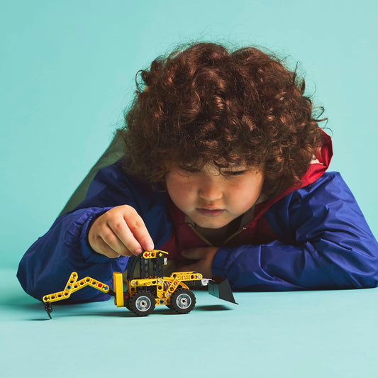 LEGO Brinquedo de veículo de construção de retroescavadeira Technic para meninos e meninas de mais de 7 anos - Conjunto de construção com escavadeira traseira, pá e estabilizadores - aniversário