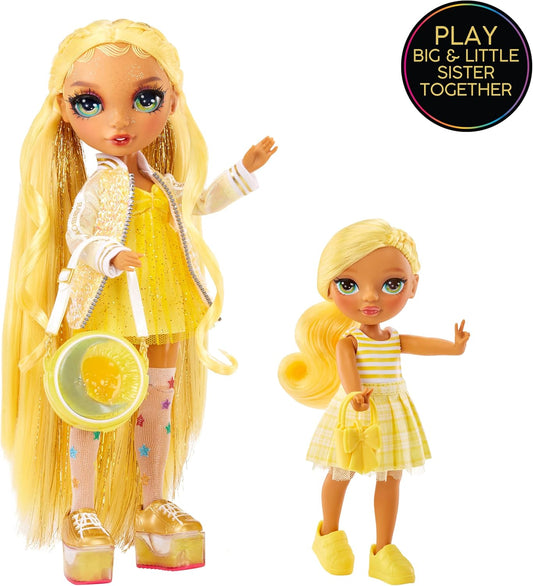 Rainbow High Littles - Daisy Madison - Boneca Fashion Pequena e Articulada - Amarela, 14 cm de Altura, com Bolsa e Urso de Estimação Mágico - Ideal para Crianças e Colecionadores
