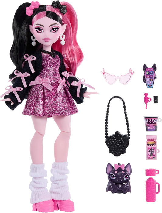Monster High,Boneca Draculaura, com vestido rosa com laço e cardigã preto, acompanhada de seu morcego de estimação Conde Fabuloso e 7 acessórios como ramen, batom e bolsa, JHK29