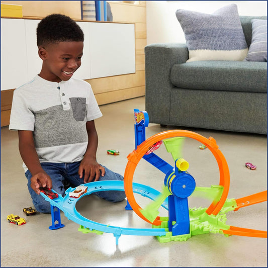 Hot Wheels Conjunto de Pista de Carrinhos, com Lançamento e Loop, Veículo Die-Cast em Escala 1:64, Área de Impacto na Pista em Formato de 8 com Impulsor Loop-Kicker, JBX65