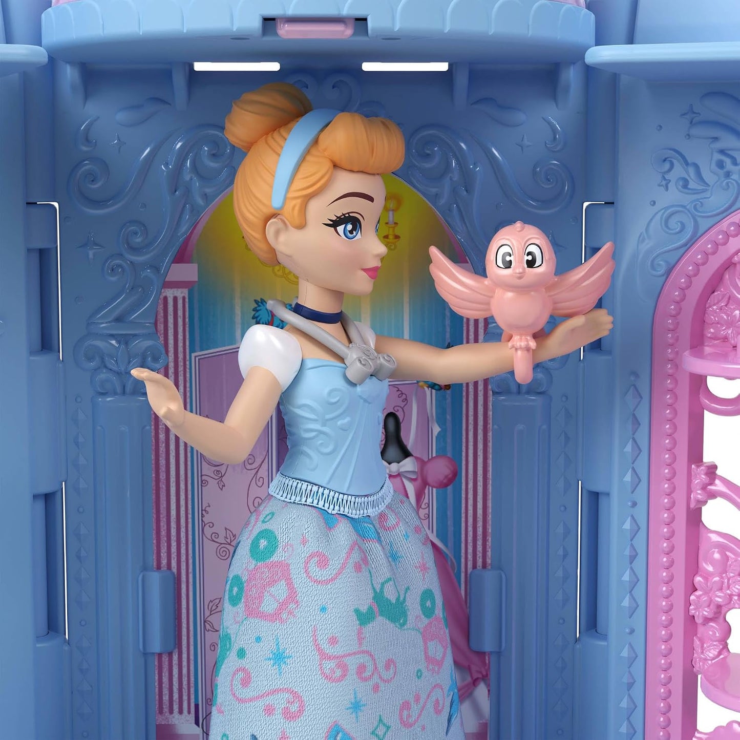 Mattel Disney Princess ou Villains – Torre e Mini Boneca (Personagem pode variar) | Inclui mini boneca surpresa e conjunto de brinquedo "Storytime Stackers" (Torre) com 3 a 4 acessórios, inspirado nos filmes – JBL46