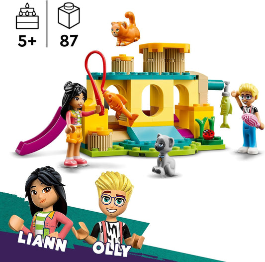 LEGO Friends Aventura en el parque infantil para gatos, juguete de animales con figuras de mascotas y accesorios que incluyen un pez, regalo para niñas, niños y niños a partir de 5 años, incluye personajes de minimuñecas Olly y Liann 42612