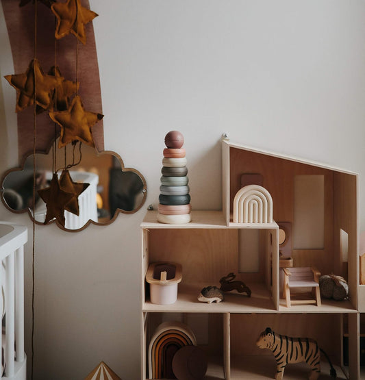 Mushie Brinquedo de Anéis Empilháveis | Torre de Anéis para Desenvolvimento Infantil a partir de 6 Meses | Auxilia no Desenvolvimento da Linguagem e da Coordenação Motora | Plástico 100% atóxico, livre de BPA e ftalatos |