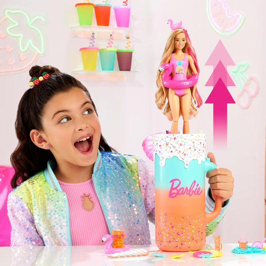Barbie Pop Reveal Muñeca y accesorios, Rise & Surprise Fruit Series Set de regalo con muñeca perfumada, mascota perfumada suave, cambio de color, arena moldeable y más, más de 15 sorpresas, HRK57