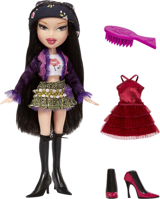 Bratz Original Fashion Doll - KUMI - Incluye dos conjuntos, accesorios de moda, empaque holográfico de edición especial y póster - para niños y coleccionistas a partir de 4 años