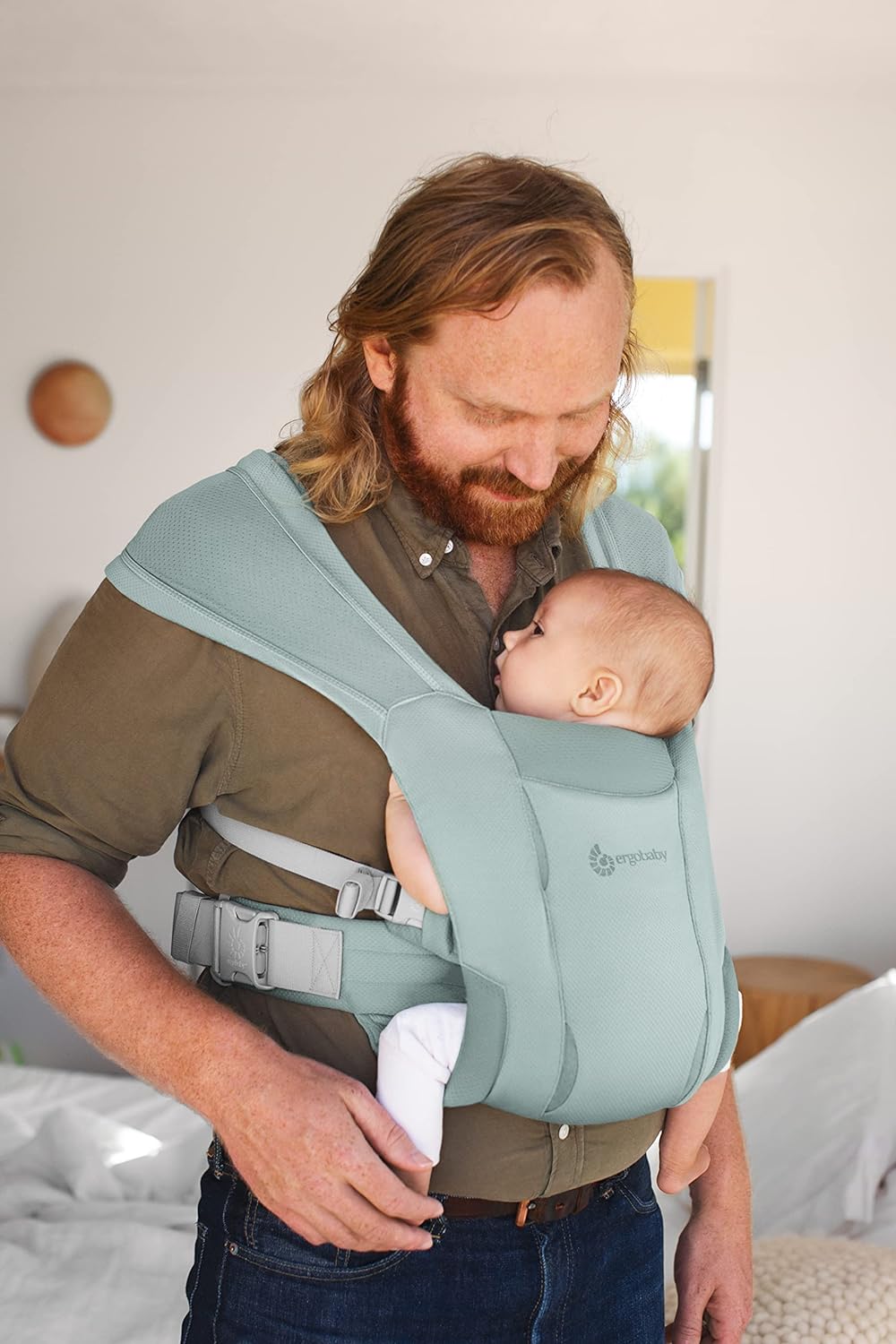 Ergobaby Abrace o portador de bebê ergonômico da malha de ar macia para recém-nascidos desde o nascimento, portador dianteiro ergonômico de barriga de 2 posições, sábio
