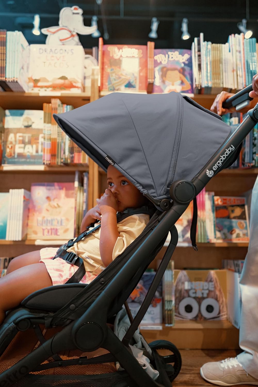 Ergobaby Carrinho de Bebê Metro3 com Função de Reclinação, Ideal para Bebês de 0 a 4 Anos (do Nascimento até 22kg), Dobrável e Compatível com Bebê Conforto, Alça Ajustável em Altura, Assento Ergonômico, Cinza Grafite