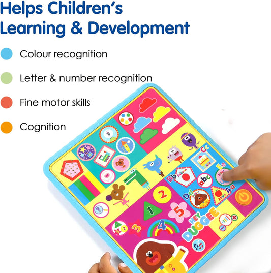 Hey Duggee Toys HD21 Hey Duggee Smart Tablet Toy para niños: ayuda con el desarrollo infantil, el aprendizaje, la resolución de problemas, la fonética, las secuencias, los colores, las formas y el reconocimiento de números, a partir de 3 años, color caqui