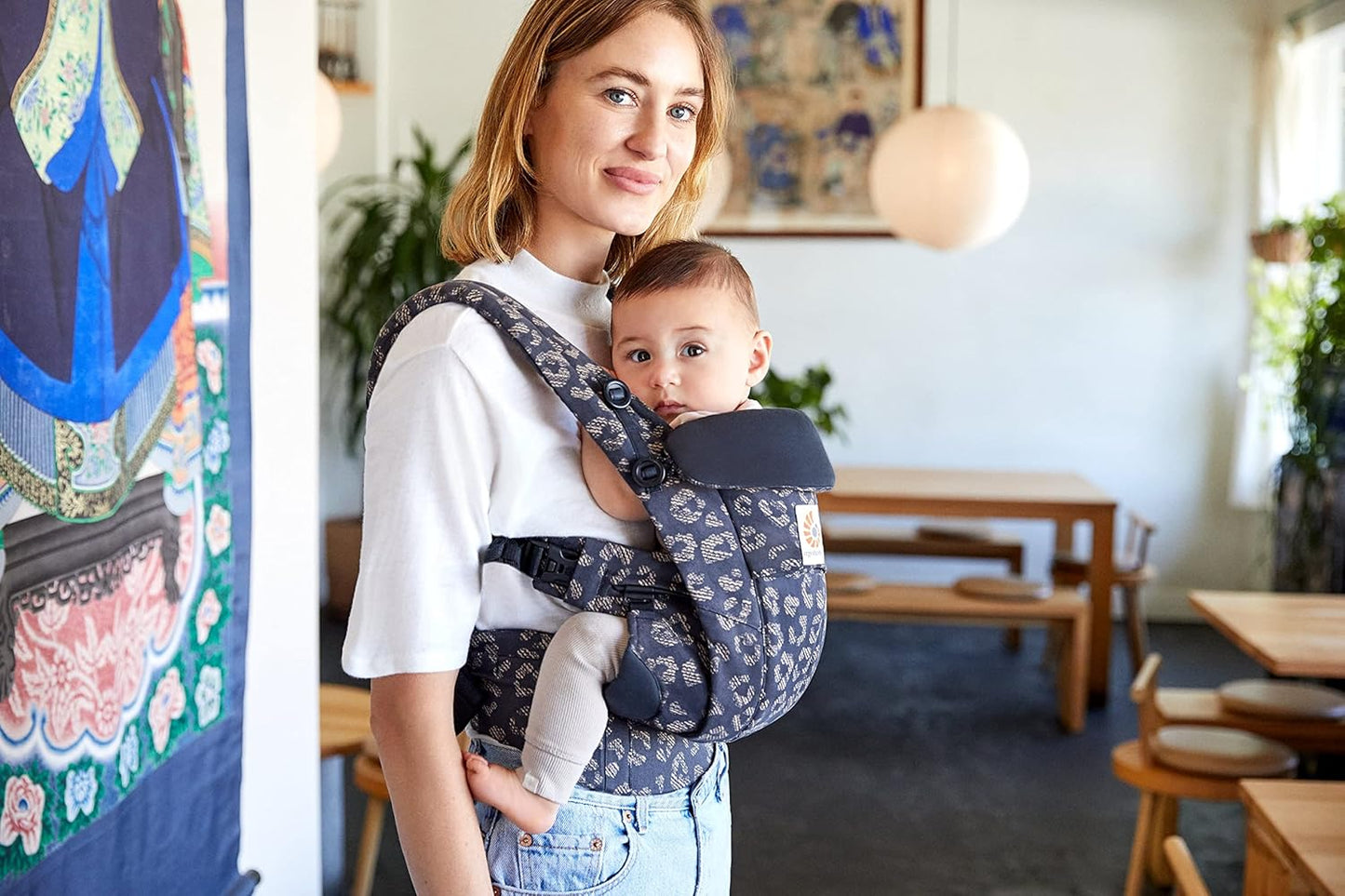 Ergobaby Porta-bebês Omni Dream para recém-nascidos desde o nascimento até 20,4 kg, 4 posições com algodão SoftTouch, posição ergonômica para bebê na frente para dentro e nas costas, leopardo preto