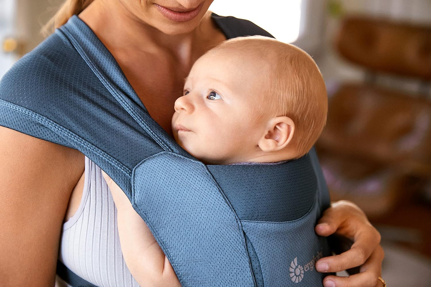 Ergobaby Hug Portabebés ergonómico Soft Air Mesh para recién nacidos desde el nacimiento, portabebés ergonómico de 2 posiciones, azul