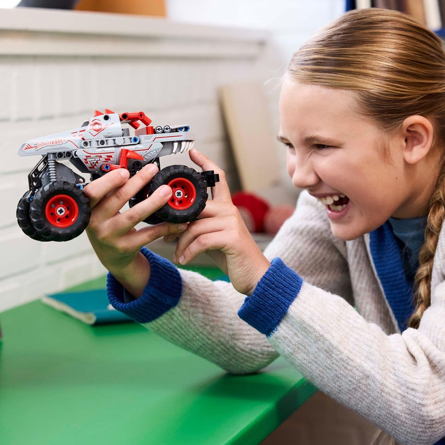 LEGO Technic Monster Jam ThunderROARus Brinquedo de caminhão pull-back - Conjunto de construção de veículos para meninos e meninas com mais de 7 anos que amam brincadeiras criativas - Presente