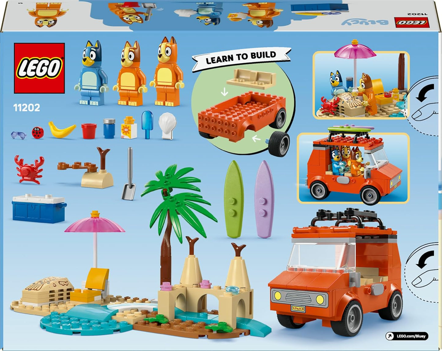 LEGO Bluey: Brinquedo de Praia e Passeio de Carro em Família da Bluey com 3 minifiguras incluindo Bingo e Chilli, além de 2 pranchas de surfe, um Castelo de Areia e Acessórios Divertidos - Presente de Aniversário