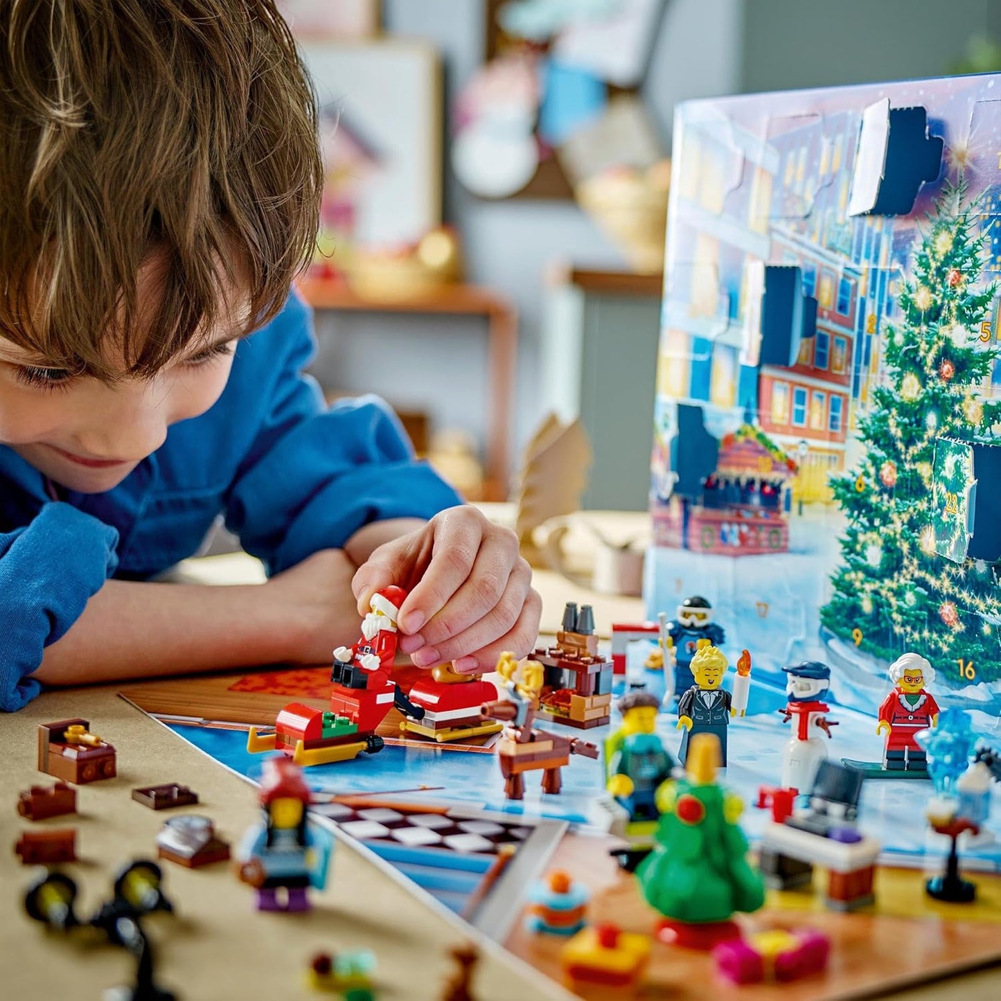 LEGO 60381 City Advent Calendar com 24 presentes incl. Figuras de Papai Noel e Renas, além de tapete de jogo Winter Wonderland, presente de contagem regressiva de Natal para crianças, meninos e meninas