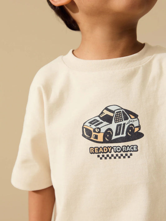 |Boy| Camiseta Creme De Manga Curta Com Estampa De Carro De Corrida Nas Costas (3 meses a 7 anos)