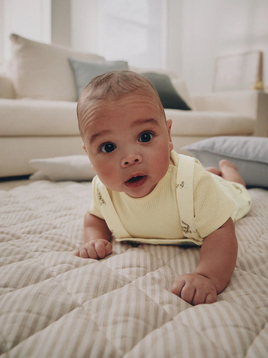 |BabyBoy| Conjunto Neutro De Jardineira e Body Para Bebê do Ursinho Pooh (0 meses a 2 anos)