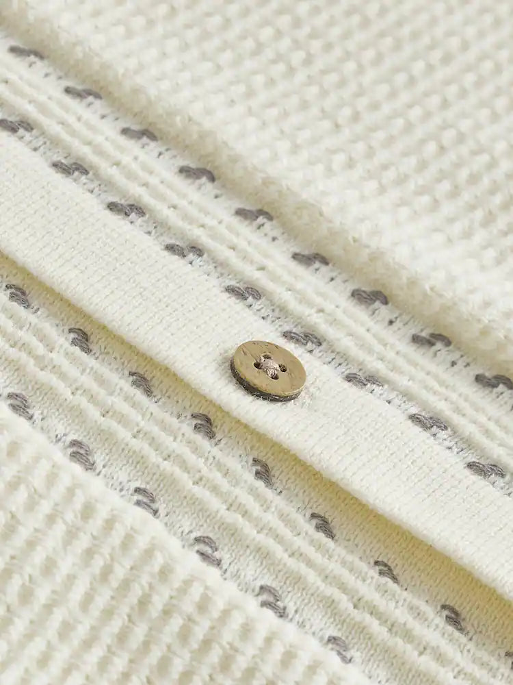 |Boy| Conjunto De Camisa Polo e Shorts Em Tricô Texturizado Cor Cru Com Botões Frontais (3 meses a 10 anos)