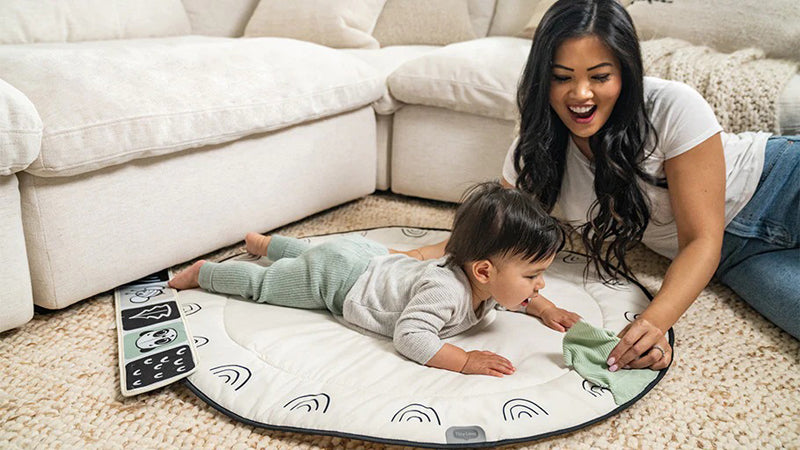 Tiny Love Gymini clássico preto e branco