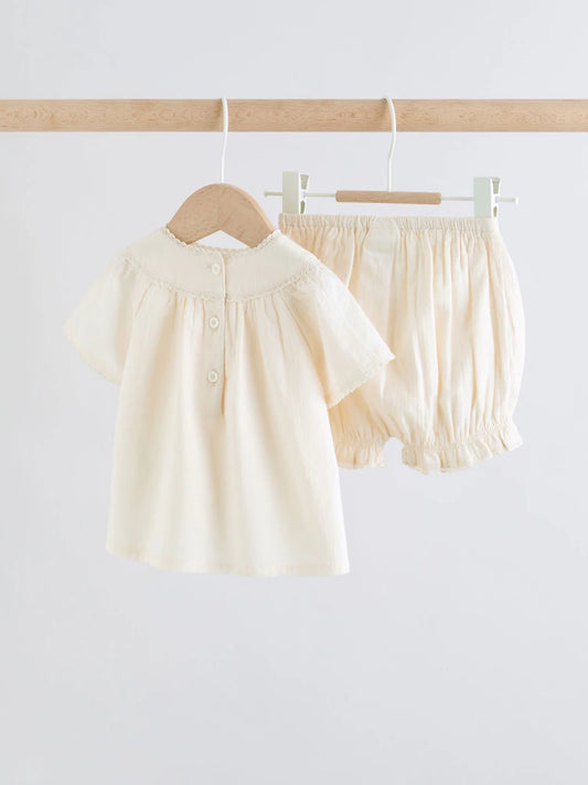 |BabyGirl| Conjunto De 2 Peças Para Bebê, Composto Por Blusa e Shorts Em Tecido Branco (0 meses a 2 anos)