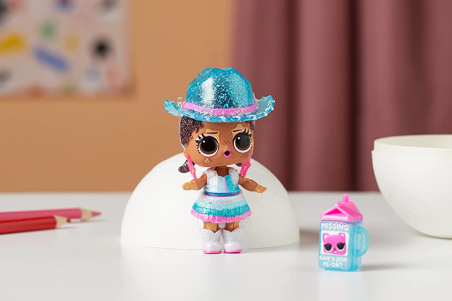 L.O.L. Surprise! Boneca de desfile de moda – com 8 surpresas, incluindo uma surpresa de água, moda, acessórios e muito mais – embalagem de papel – sortimento aleatório – colecionável – para crianças de 4 anos ou mais