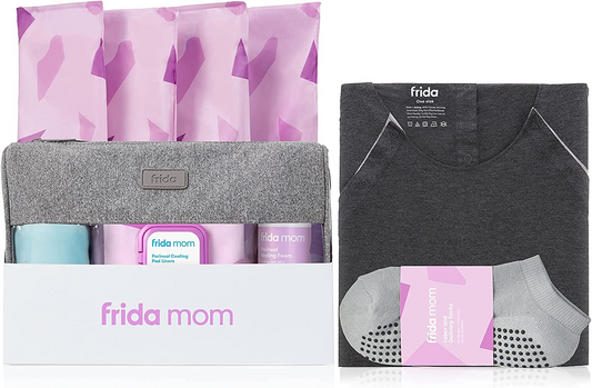 Kit de embalaje Frida Mom Hospital para parto, parto y posparto | Bata de lactancia, calcetines, biberón, ropa interior desechable (set de regalo de 15 piezas)
