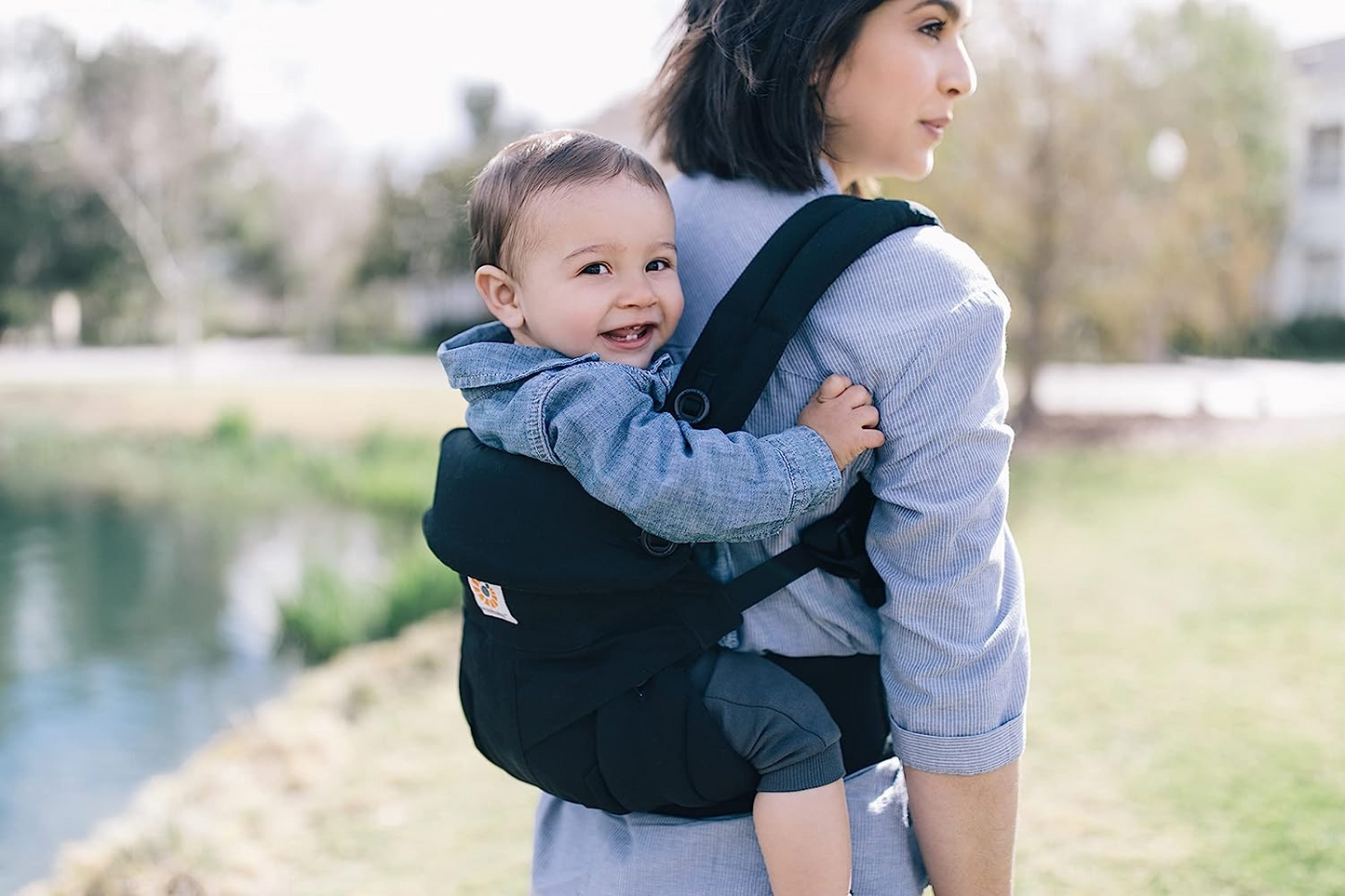 Mochila portabebés Ergobaby, 4 posiciones 360 algodón, de bebé a niño pequeño: 5,5* – 20 kg (*3,2 – 5,5 kg con inserto para bebé, se vende por separado) Negro puro