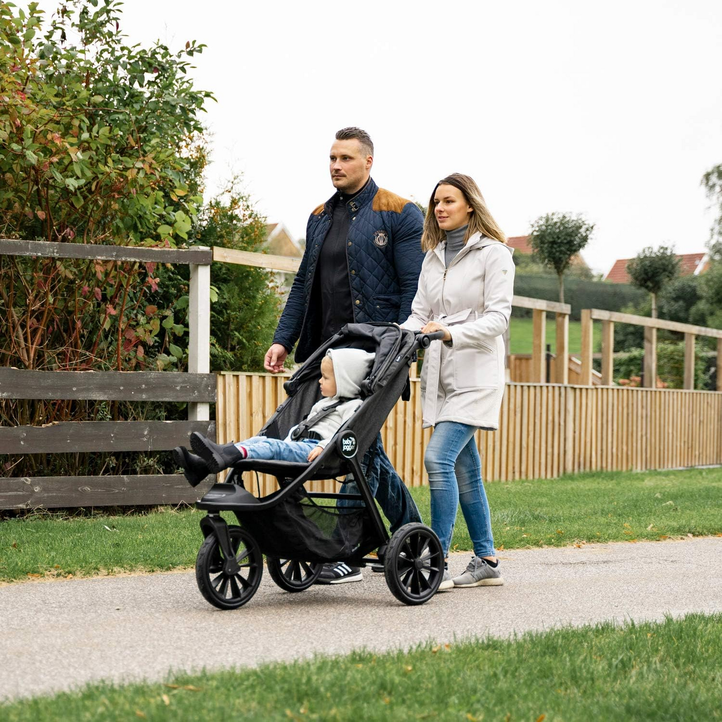 Baby Jogger Carrinho Todo-o-terreno City Elite 2 | Carrinho de passeio dobrável e portátil | Jato (Preto)