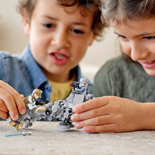 LEGO 75298 - Conjunto de microfighters Star Wars AT-AT vs. Tauntaun