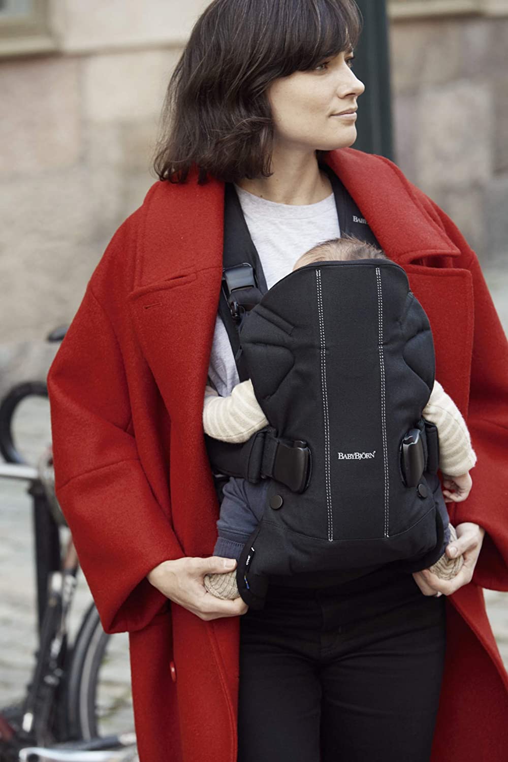 BABYBJÖRN Baby Carrier One with Bib for Baby Carrier One, Cotton Mix, Black