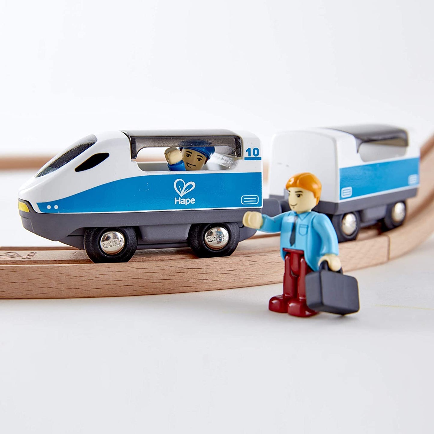 Hape E3729 Trem de Passageiros de Madeira