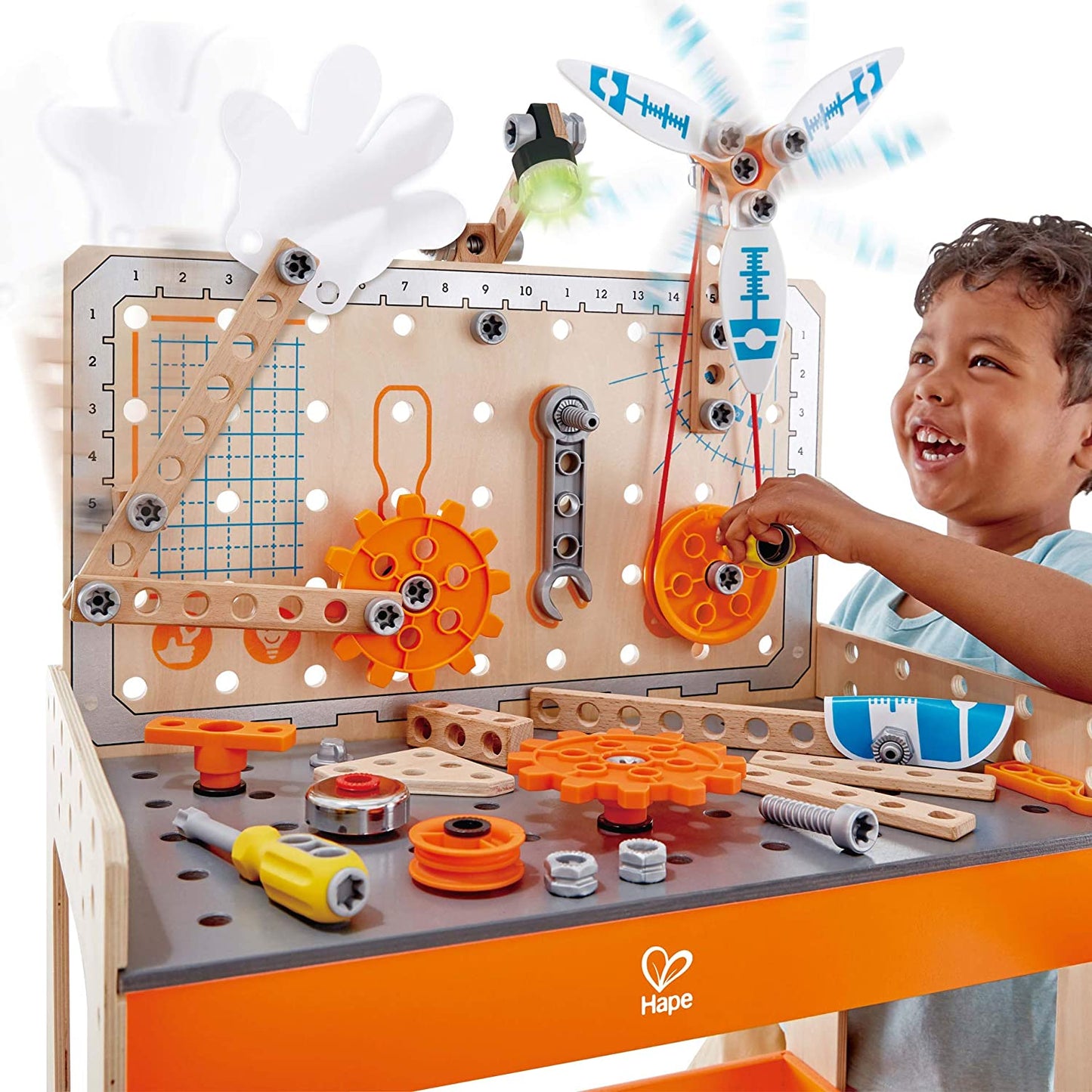 Hape - Bancada de trabalho científica Deluxe Junior Inventor | Conjunto de construção de experimentos de madeira - 15 experimentos