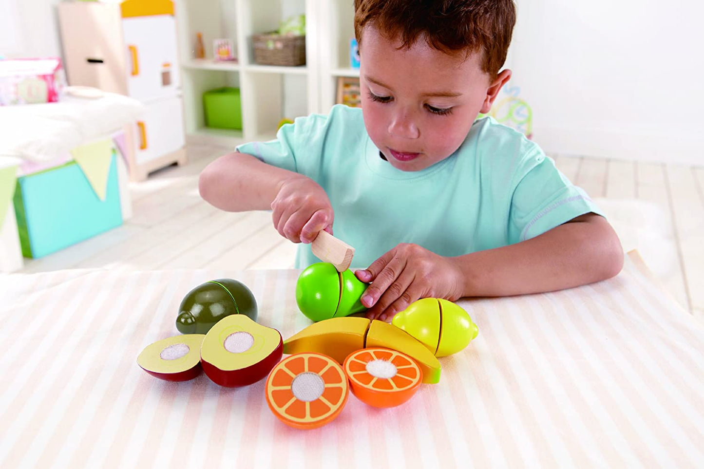 Hape - Frutas frescas - Play Food de madeira com faca segura para crianças