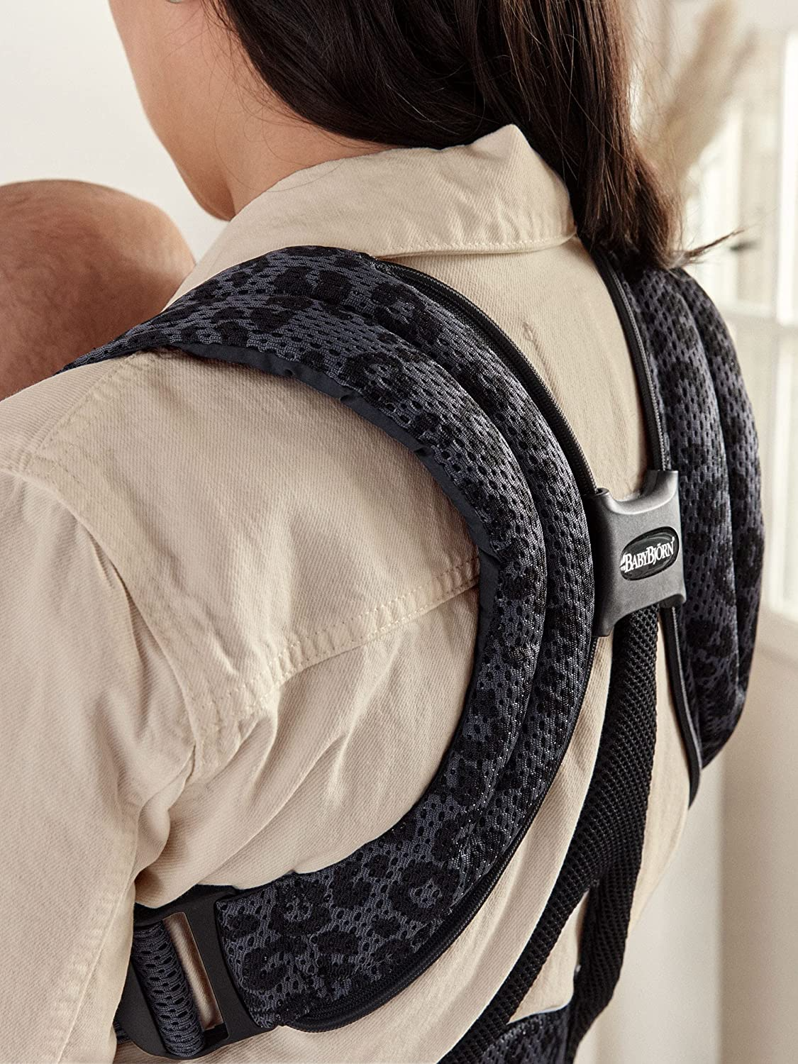 BabyBjörn Mochila Porta Bebé Move, Malla 3D, Antracita/Leopardo